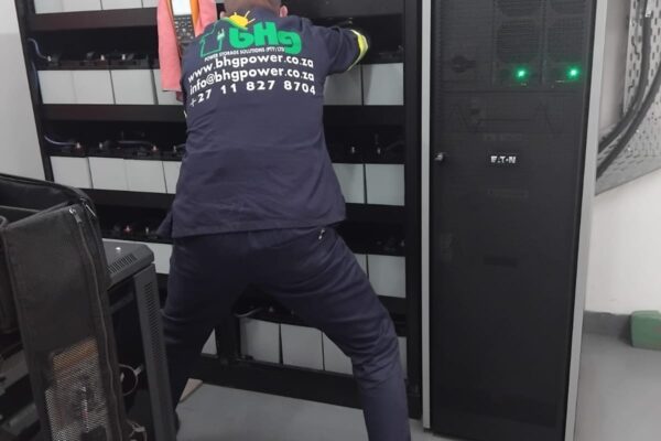 Warning Signs Your UPS Batteries Are About to Fail